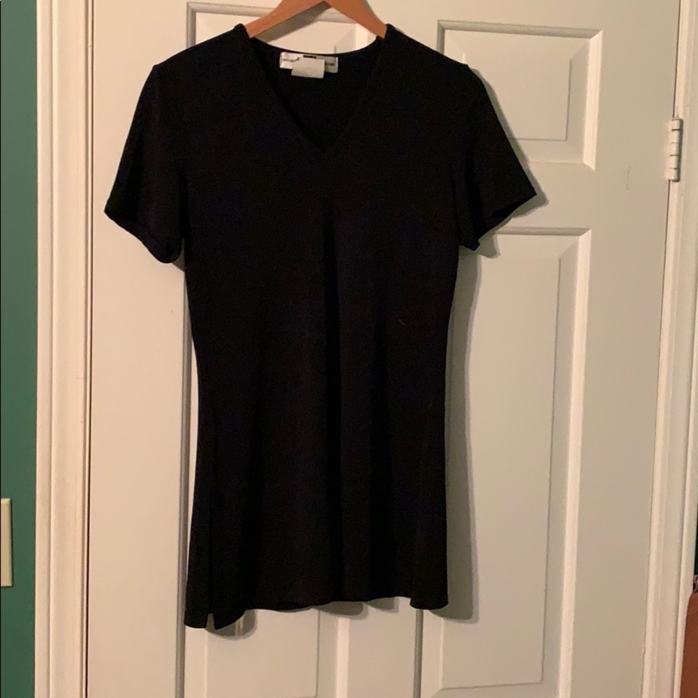 Basic black tunic - Picture 1 of 2